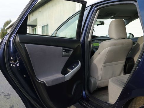 Used 2013 Toyota Prius Three image 28