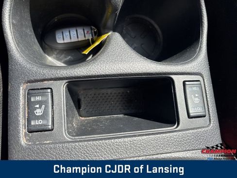 Used 2019 Nissan Rogue SV FWD image 27