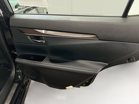Used 2018 Lexus ES 350 w/ Luxury Package w/Wood Trim image 33
