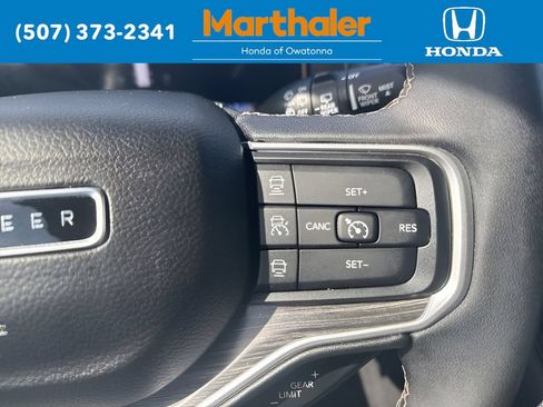 Used 2024 Jeep Wagoneer Series II w/ Flexible Seating Group AWD/4WD image 28
