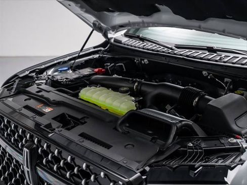 New 2026 Lincoln Navigator L Black Label AWD/4WD image 10