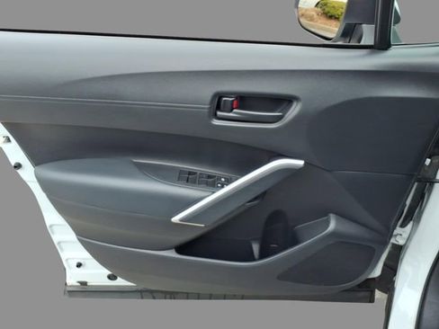 Used 2022 Toyota Corolla Cross LE image 16