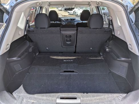 Used 2020 Nissan Rogue SV w/ Premium Package AWD/4WD image 30