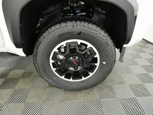 New 2025 Toyota Tacoma TRD Off-Road image 17