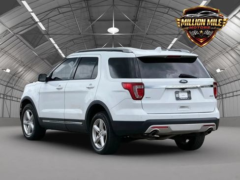 Used 2016 Ford Explorer XLT AWD/4WD image 10