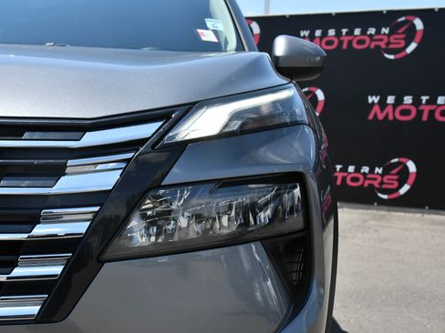 Used 2025 Nissan Rogue SV w/ SV Premium Package FWD image 11