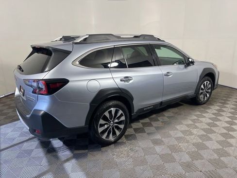 Used 2023 Subaru Outback Touring AWD/4WD image 10