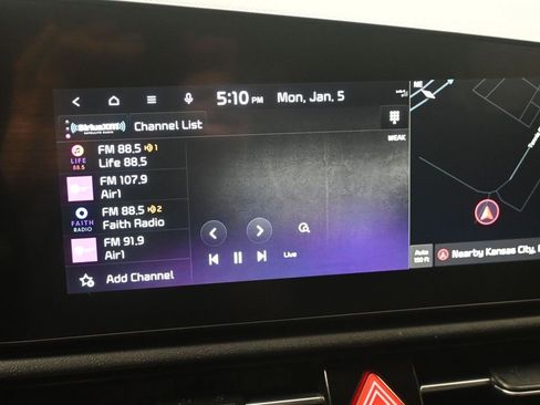 Certified 2023 Kia Niro EX Touring image 19