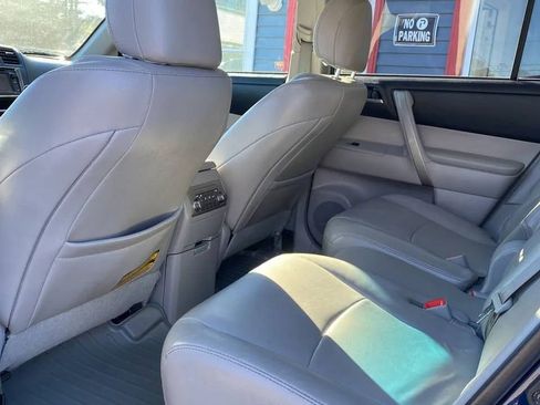 Used 2013 Toyota Highlander Plus image 23