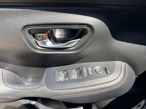 Used 2025 Honda HR-V Sport image 21