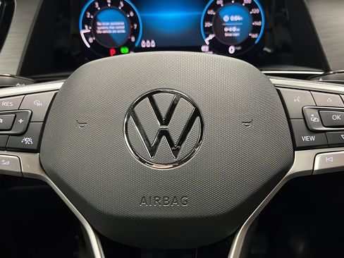 Used 2024 Volkswagen Atlas Cross Sport SE image 22