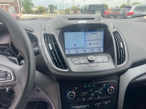 Used 2017 Ford Escape SE w/ Equipment Group 201A AWD/4WD image 19