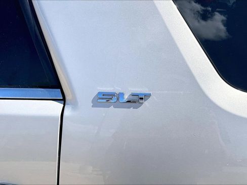 Used 2015 GMC Acadia SLT image 23