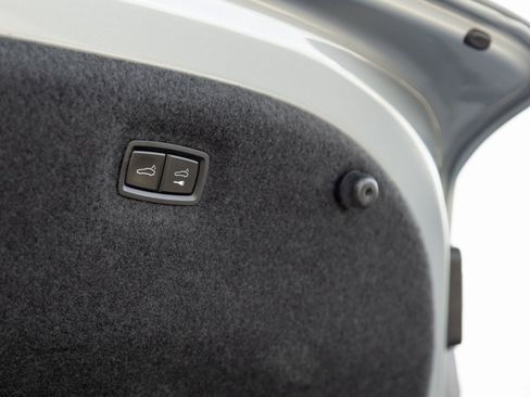 Used 2020 Porsche Taycan 4S image 30