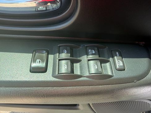 Used 2009 GMC Envoy SLE AWD/4WD image 15