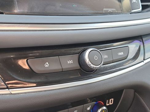 Used 2019 Buick Enclave Premium image 24