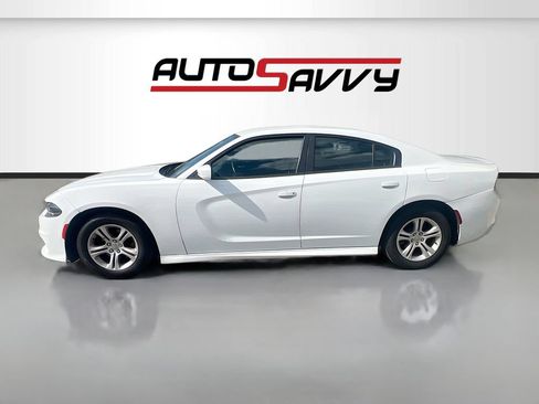 Used 2021 Dodge Charger SXT w/ Leather Interior Group RWD image 4