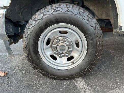 Used 2022 Ford F250 XL w/ Power Equipment Group image 38