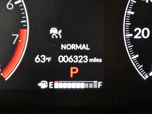 Certified 2025 Honda HR-V Sport image 17