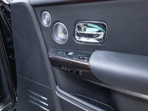 Used 2024 Rolls-Royce Phantom Sedan w/ The Phantom Package RWD image 49