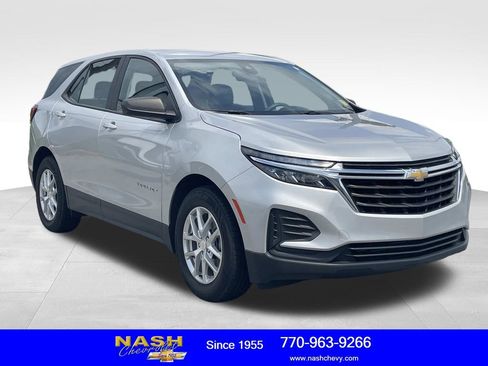 Used 2022 Chevrolet Equinox LS FWD image 1