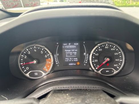 Used 2021 Jeep Renegade Sport w/ Sport Appearance Group AWD/4WD image 35