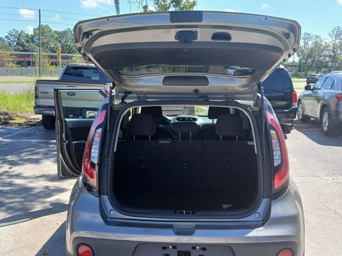 Used 2018 Kia Soul FWD image 9