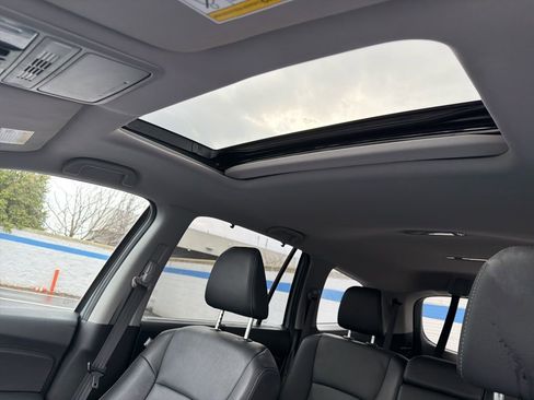 Used 2022 Honda Pilot Special Edition image 11