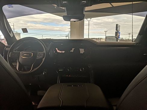 Used 2024 GMC Sierra 2500 AT4 w/ Technology Package image 15