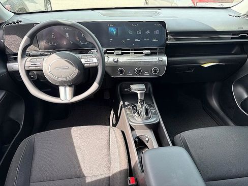 New 2026 Hyundai Kona SE image 6