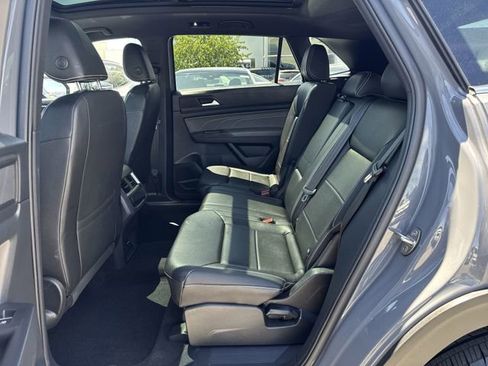 Certified 2023 Volkswagen Atlas Cross Sport SE w/ Panoramic Sunroof Package AWD/4WD image 25