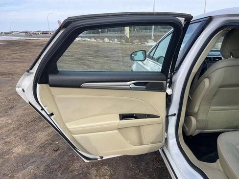 Used 2013 Ford Fusion SE image 24