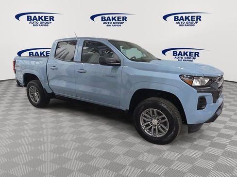 New 2026 Chevrolet Colorado LT w/ LPO, Tailgate Decal Package AWD/4WD image 2