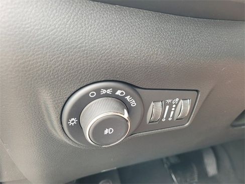 New 2026 Jeep Compass Latitude image 23