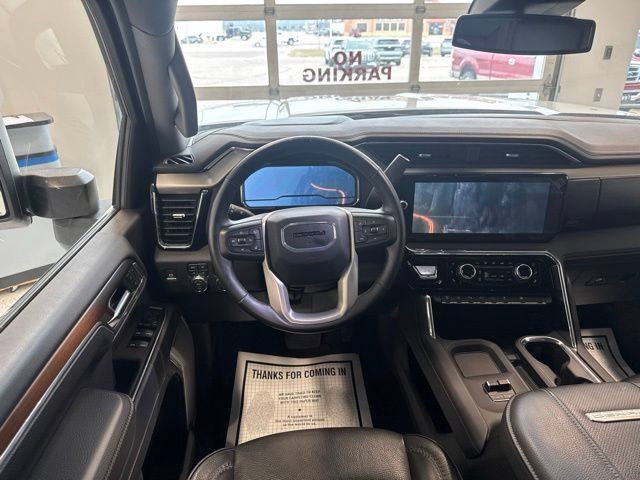 Used 2025 GMC Sierra 3500 Denali AWD/4WD image 24