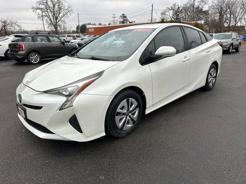 Used 2017 Toyota Prius Four w/ Advanced Technology Package image 7