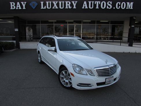 Used 2013 Mercedes-Benz E 350 4MATIC Wagon image 1