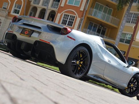 Used 2018 Ferrari 488 Spider RWD image 68