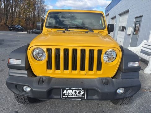 Used 2018 Jeep Wrangler Unlimited Sport S image 2