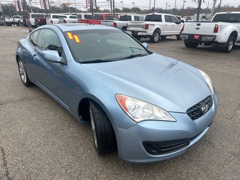 Used 2011 Hyundai Genesis 2.0T image 4