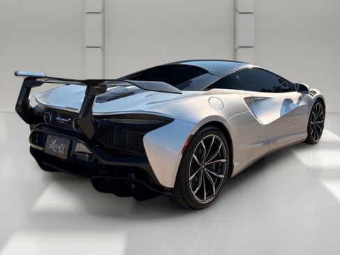 Used 2023 McLaren Artura RWD image 5