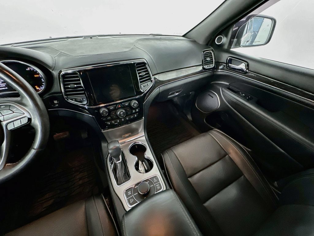 Used 2021 Jeep Grand Cherokee Overland AWD/4WD image 11