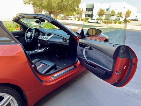 Used 2014 BMW Z4 sDrive35is RWD image 43
