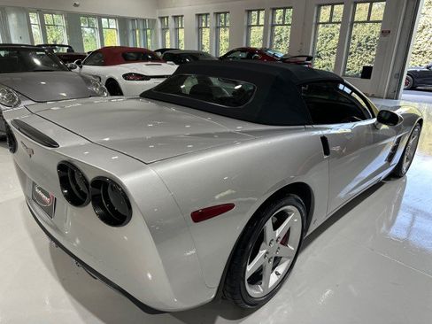 Used 2006 Chevrolet Corvette Convertible w/ Preferred Equipment Group RWD image 46