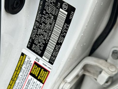 Used 2018 Toyota Camry XLE w/ Audio Package image 28