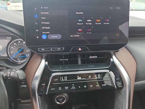 Certified 2024 Toyota Venza XLE AWD/4WD image 23