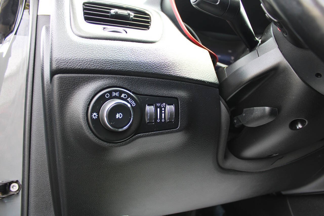 Used 2019 Jeep Compass Trailhawk w/ Leather Interior Group AWD/4WD image 23
