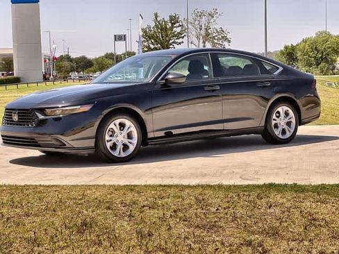 Certified 2025 Honda Accord LX image 4