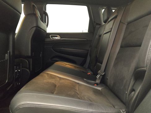 Used 2020 Jeep Grand Cherokee Altitude RWD image 18