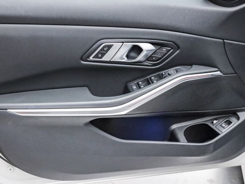 Certified 2022 BMW 330e w/ Convenience Package image 21